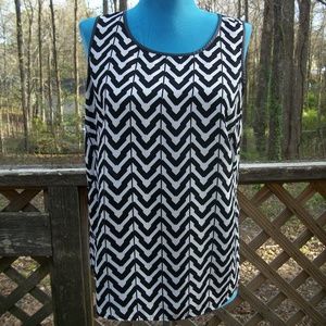 Dainel Rainn Black & White Chevron Top Size Misses Small